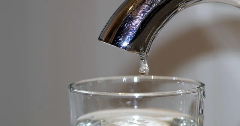 L'étape cruciale : couper l'arrivée d'eau