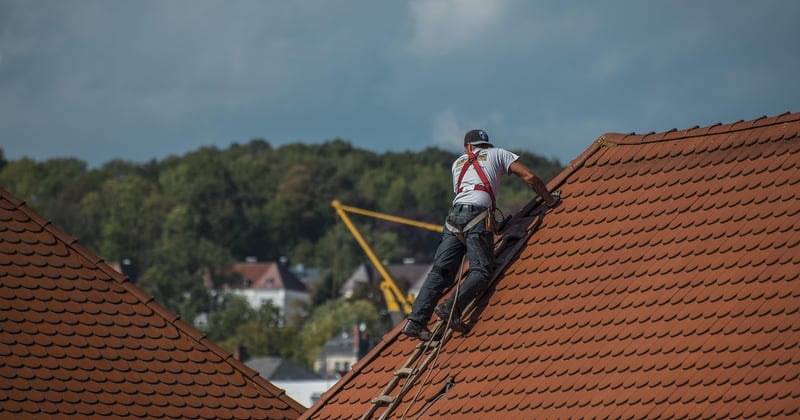Tuiles ou ardoise : les avantages et inconvénients d'une toiture